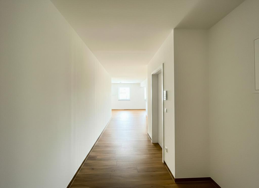 Exklusiver Erstbezug Neubau: Vollständig barrierefreie 2-Zimmer-Wohnung mit Balkon und Stellplatz - Photo 3