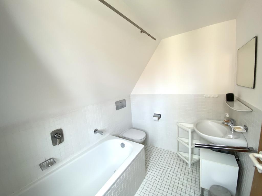Kurzzeitmiete: Möbliertes 1-Zimmer-Apartment inklusive EBK in der Nördlinger Altstadt - Foto 4