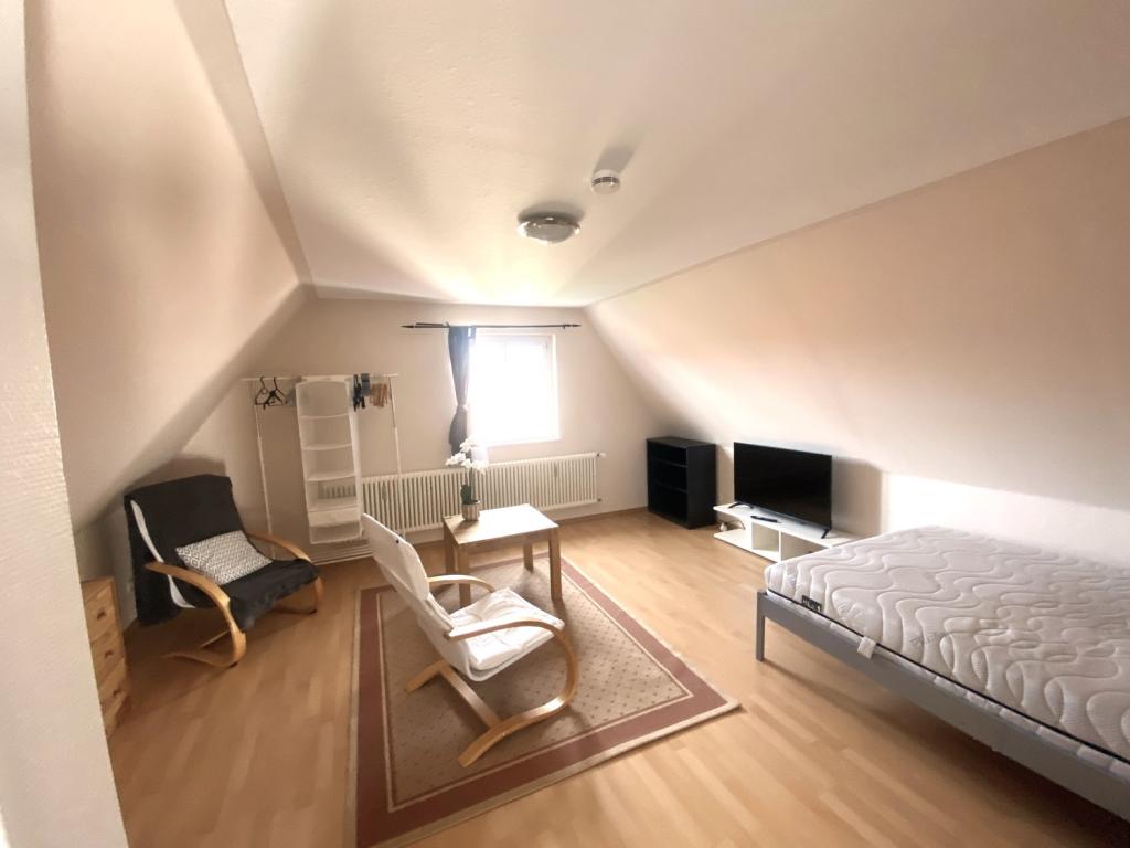 Kurzzeitmiete: Möbliertes 1-Zimmer-Apartment inklusive EBK in der Nördlinger Altstadt - Foto 4
