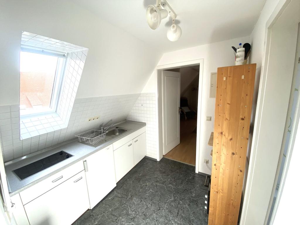 Kurzzeitmiete: Möbliertes 1-Zimmer-Apartment inklusive EBK in der Nördlinger Altstadt - Foto 2