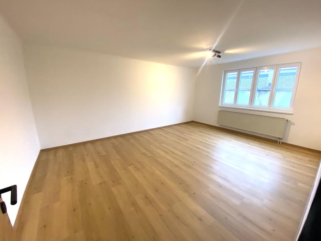3,5-Zimmer-Wohnung mit Einfamilienhaus-Charakter – ca. 95 m² in ruhiger Lage mit EBK und Stellplatz - Foto 4
