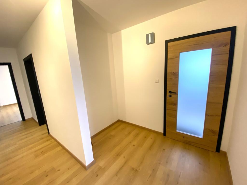3,5-Zimmer-Wohnung mit Einfamilienhaus-Charakter – ca. 95 m² in ruhiger Lage mit EBK und Stellplatz - Foto 2