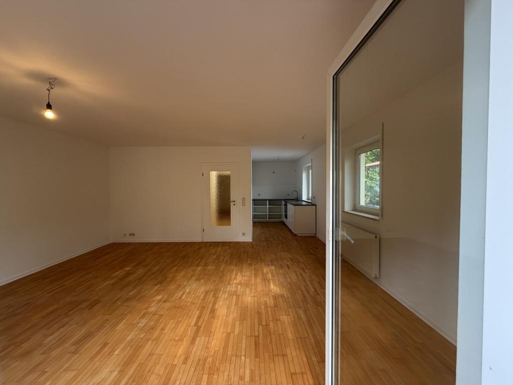 Exklusive Wohnqualität in bester Stadtlage – 2-Zimmer-Wohnung im 1. OG mit Balkon & Stellplatz - Photo 1