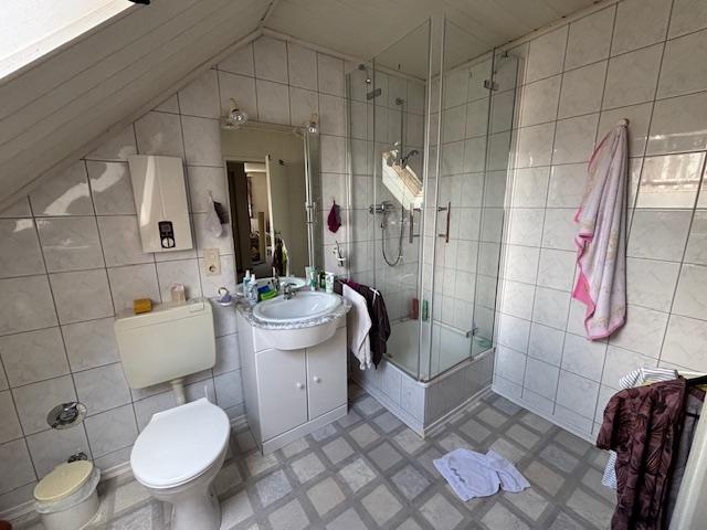 Schönes möbliertes 1-Zimmer-Bad-Appartement in Altenkirchen - Photo 4