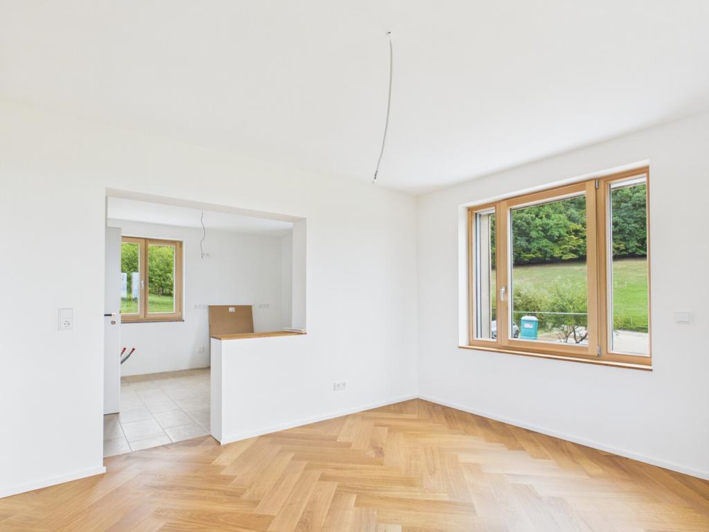 Architektonisch reizvolle Terrassenwohnung unterhalb der Altenburg mit Weitblick - Photo 1