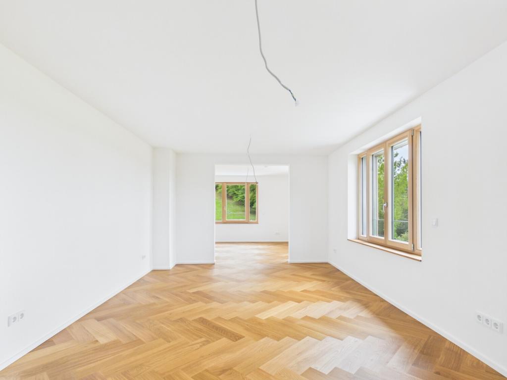 Architektonisch reizvolle Terrassenwohnung unterhalb der Altenburg mit Weitblick - Photo 3