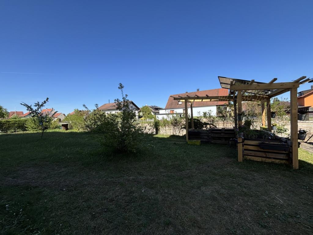 Lichtdurchflutete 4 Zimmer Dachgeschosswohnung mit 2 Balkonen - Foto 2