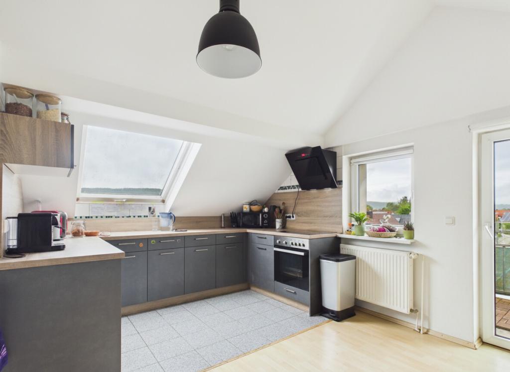 Lichtdurchflutete 4 Zimmer Dachgeschosswohnung mit 2 Balkonen - Foto 1