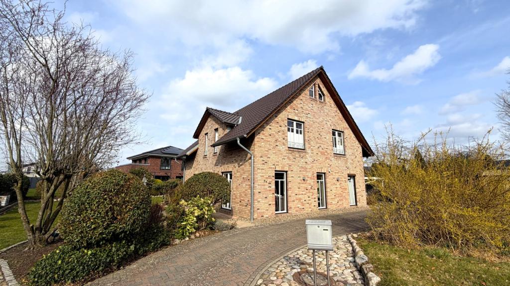 Junges Einfamilienhaus mit großzügigem Garten und jeder Menge Platz - Foto 4