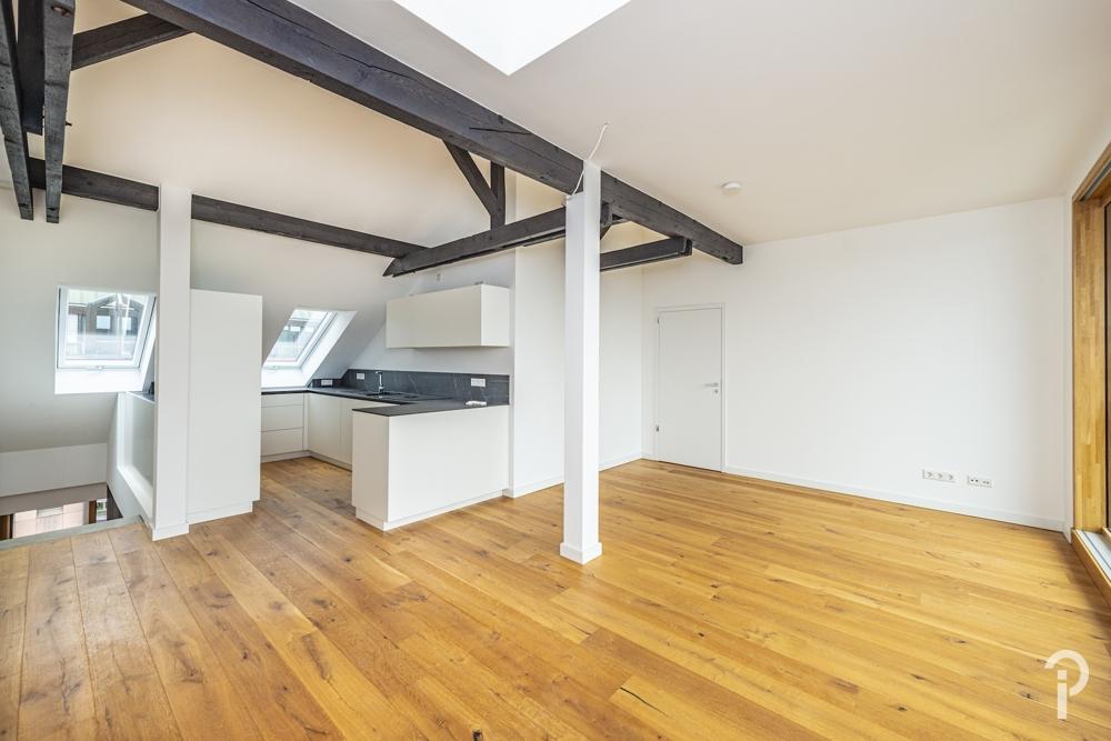 Luxuriöse 3 Zimmer Dachgeschoss-Maisonette-Wohnung mit Klimaanlage und kleiner Dachterrasse - Photo 4