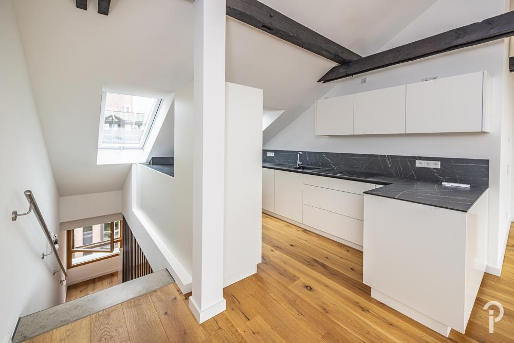 Luxuriöse 3 Zimmer Dachgeschoss-Maisonette-Wohnung mit Klimaanlage und kleiner Dachterrasse - Photo 5