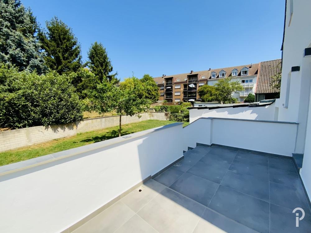 Einfamilienhaus mit 5 Zimmern und 2 Bädern, großem Garten ideal für Familien. Komplett saniert! - Foto 4