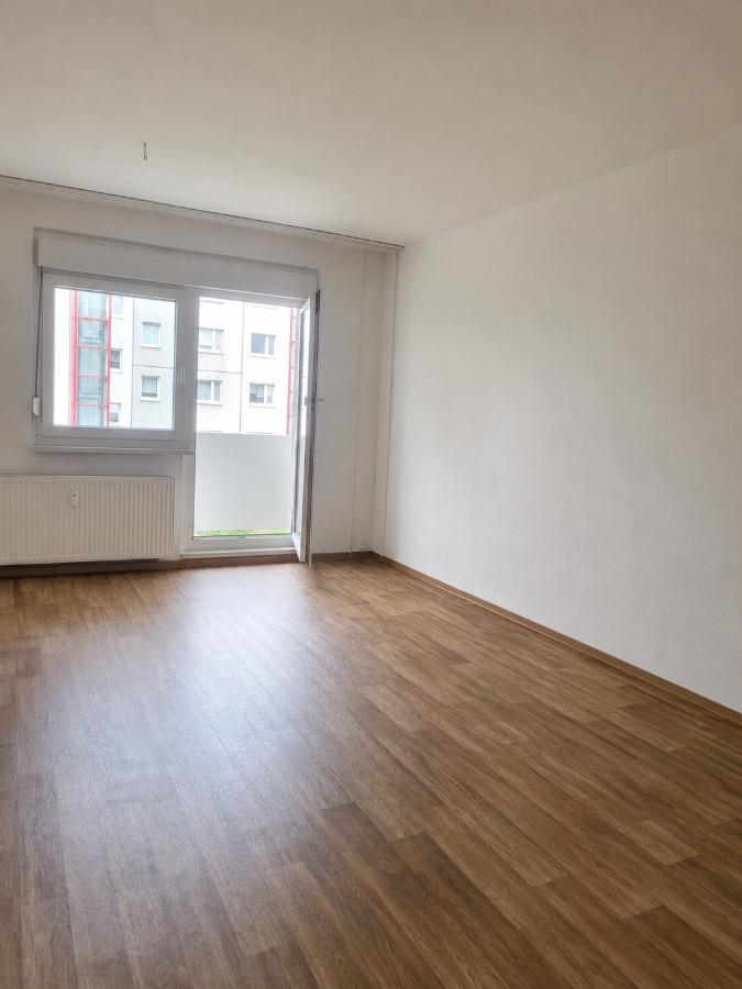 Gemütliche Wohnung mit großem Wohnbereich, Balkon und gepflegter Ausstattung - Foto 1