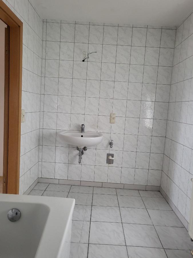 Dachgeschosswohnung in Bad Klosterlausnitz zu vermieten. - Foto 2