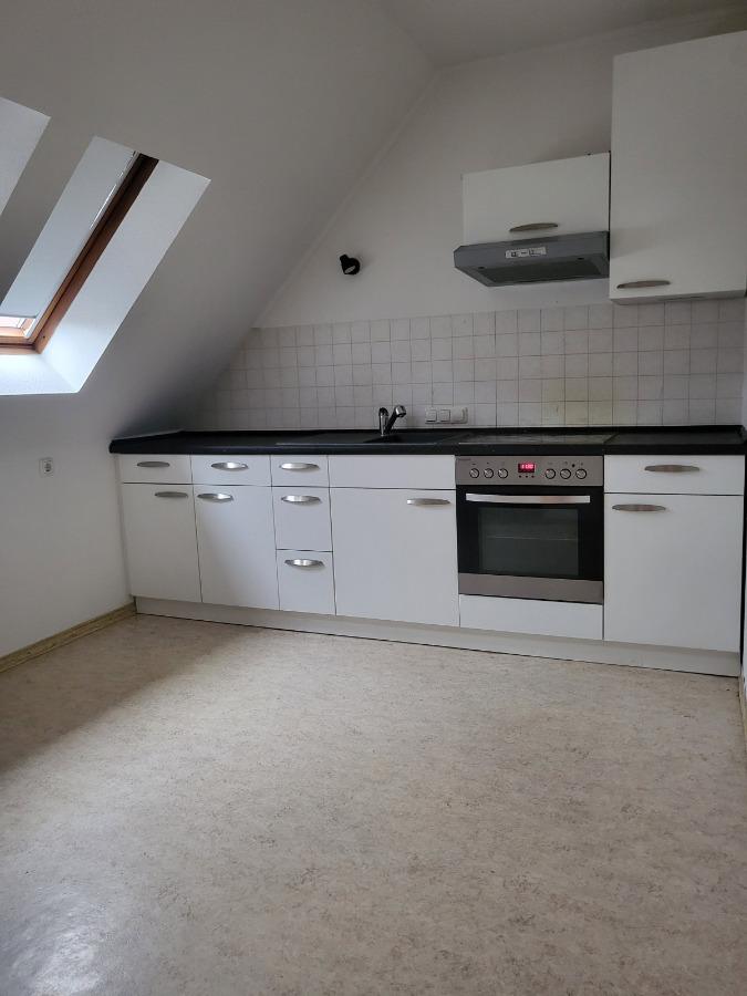 Dachgeschosswohnung in Bad Klosterlausnitz zu vermieten. - Foto 1