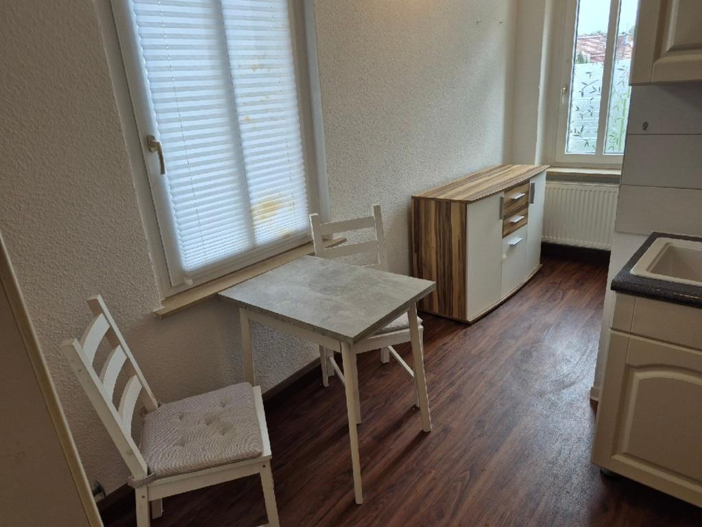 Teilmöblierte Wohnung zu vermieten - Foto 1