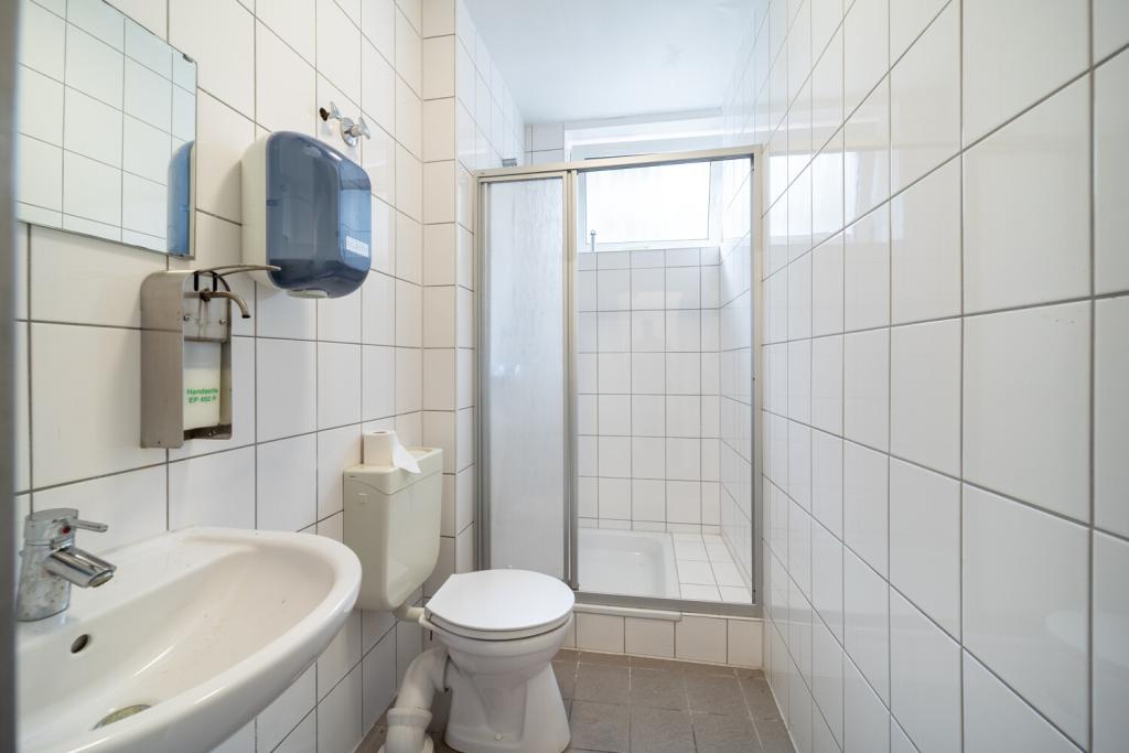 Wc + Dusche EG