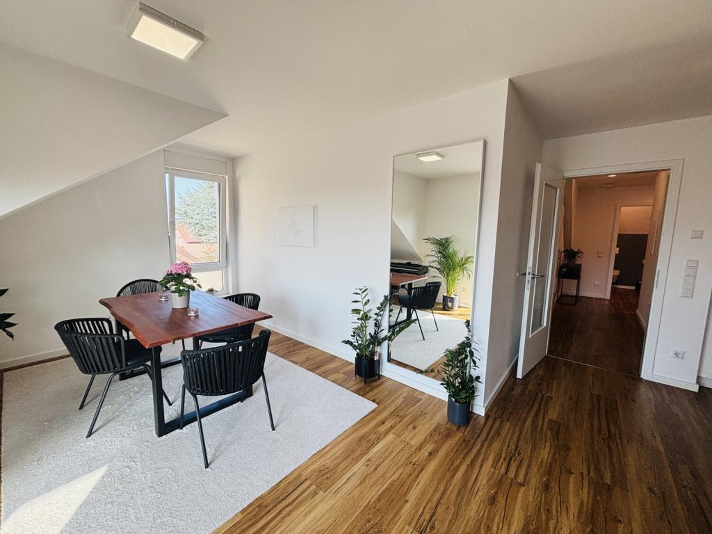 Hochwertige Dachgeschosswohnung | ca. 80 m² | Stellplatz | KfW 55 | 2 Zimmer | Miete - Foto 4