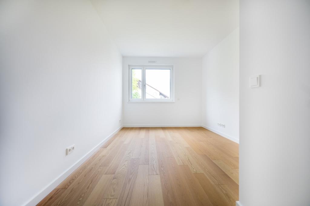GELEGENHEIT - freie 2-Zimmerwohnung im Privatquartier Kelkheimer Bogen - Photo 2