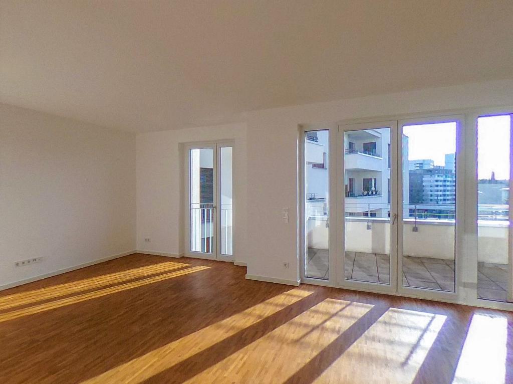 Schicke, große 3-Zimmer-Wohnung mit Einbauküche in Sachsenhausen-Nord! - Photo 2