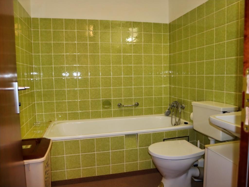 Badezimmer mit Wanne