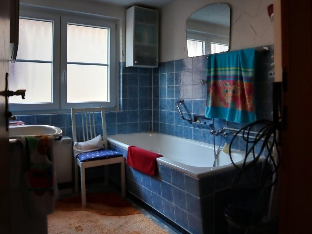 Bad mit Wanne im OG