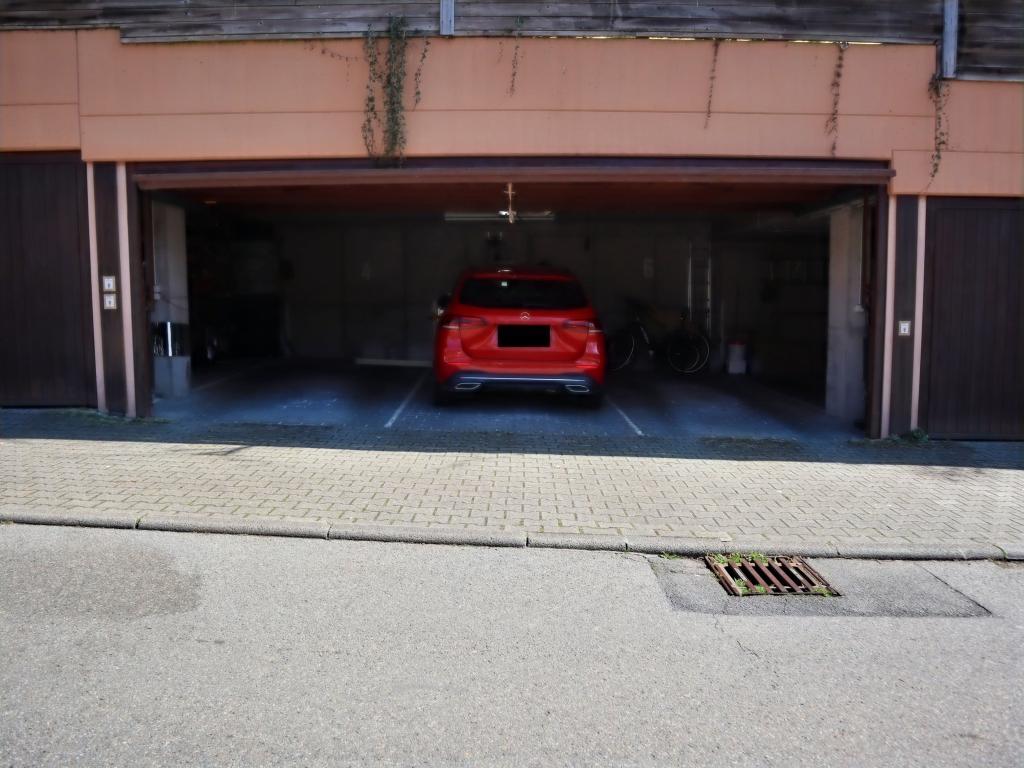 Optional stehen Ihnen zwei Garagenstellplätze zur Verfügung