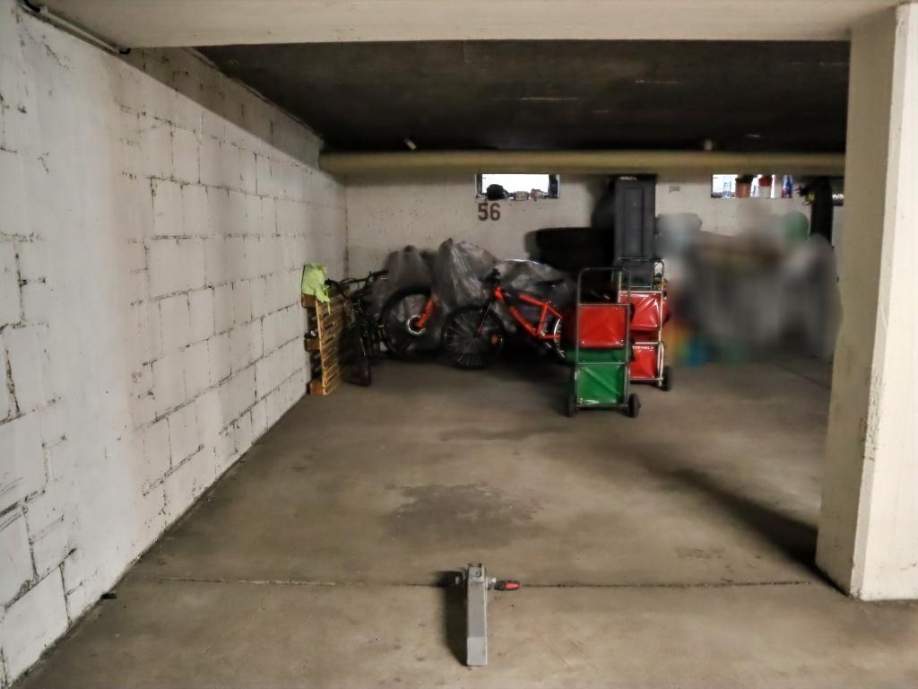 Tiefgaragenstellplatz