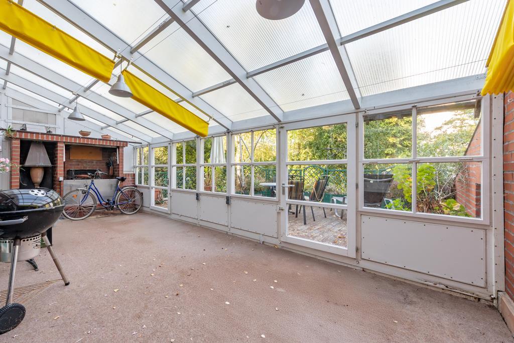 Großzügiger Wintergarten