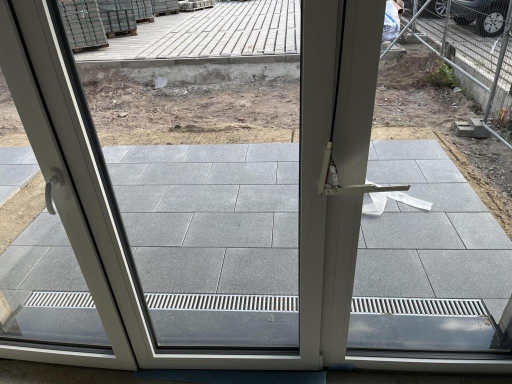 Erstbezug im Erdgeschoss - moderne 3-Zimmer-Wohnung mit 82 m², Fußbodenheizung, Terrasse & Einbauküche - Photo 1