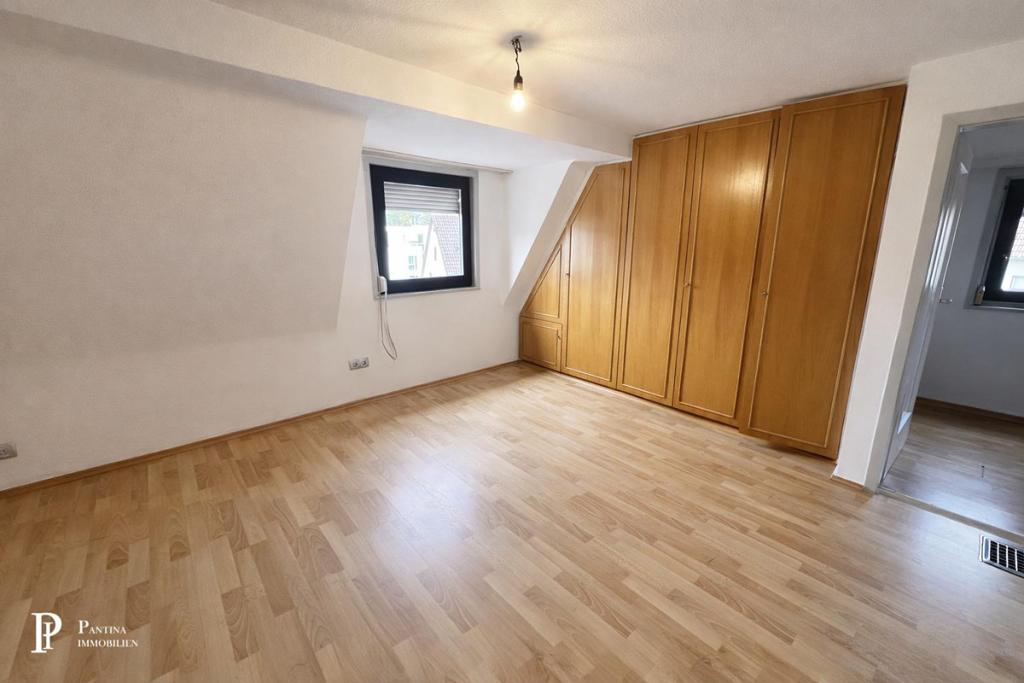 Charmantes Haus mit Garten, Garage & viel Platz auf 3 Etagen - Photo 3