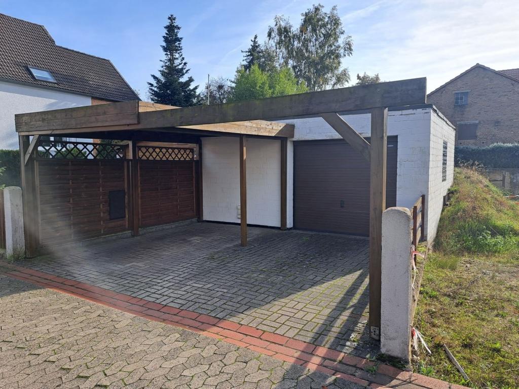 Garage und Carport