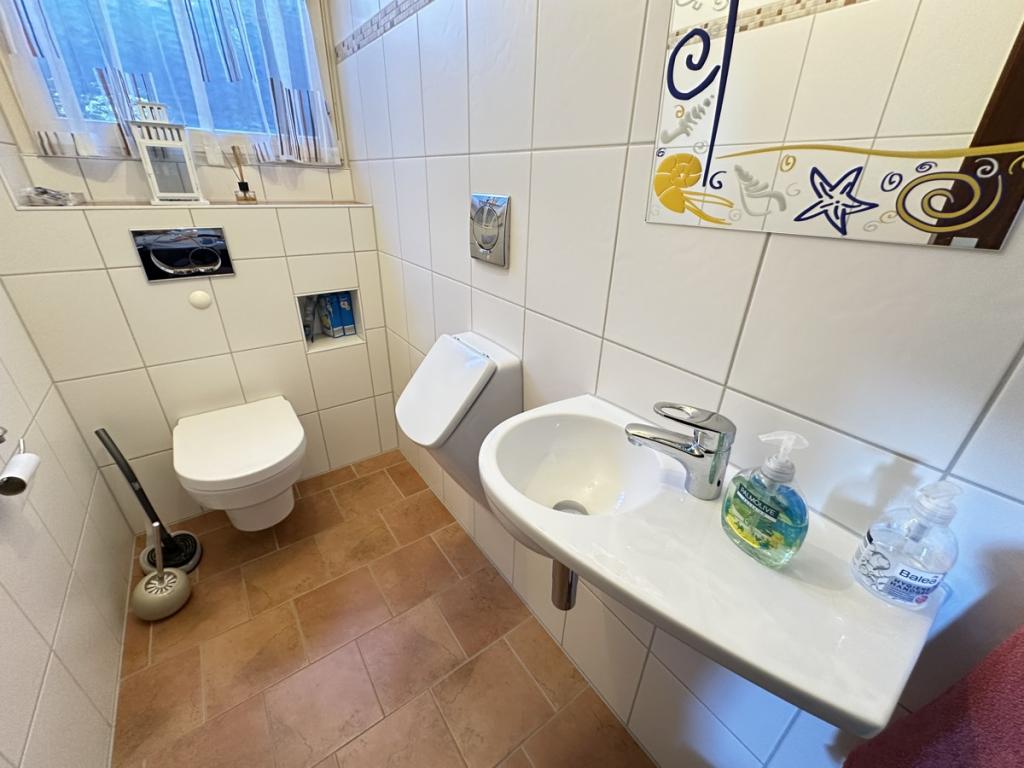 WC EG