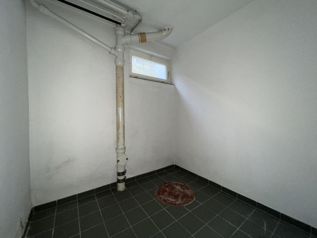 Keller