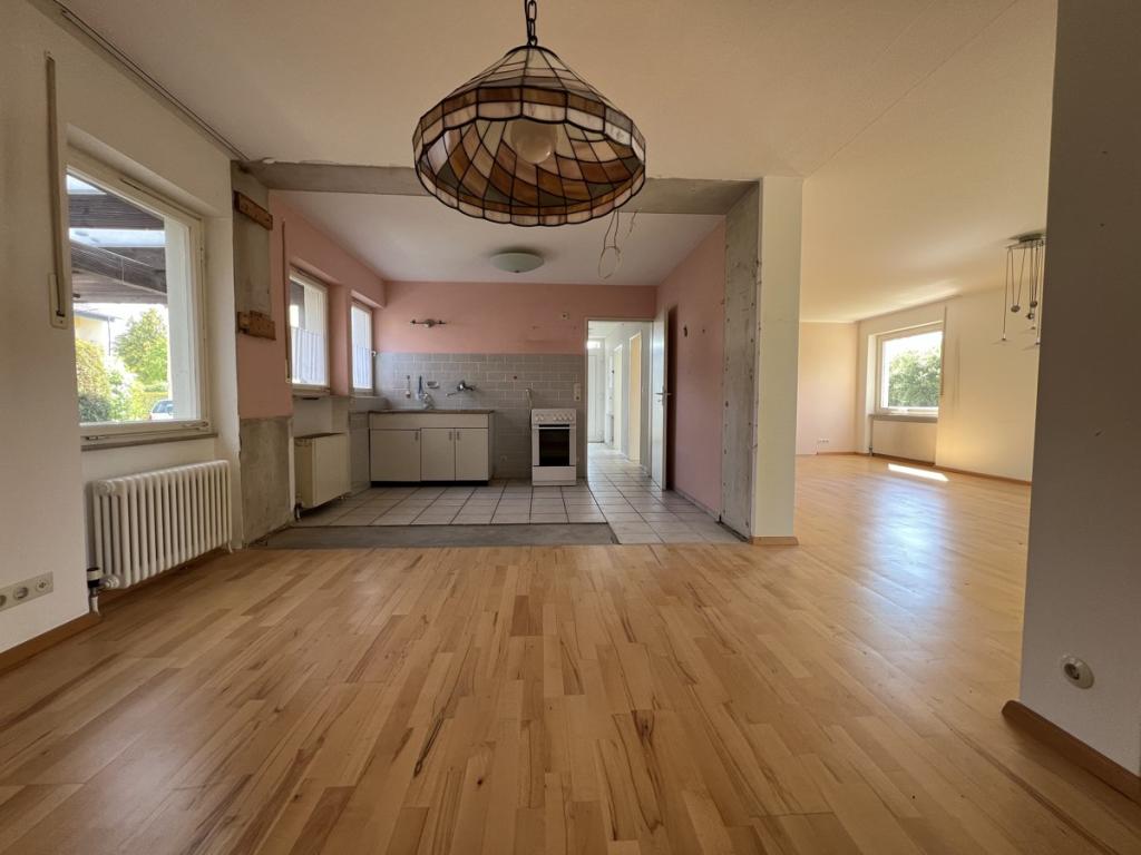 Blick Essen zur Küche und Wohnen