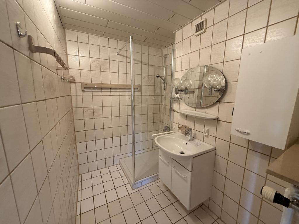 Badezimmer mit Dusche