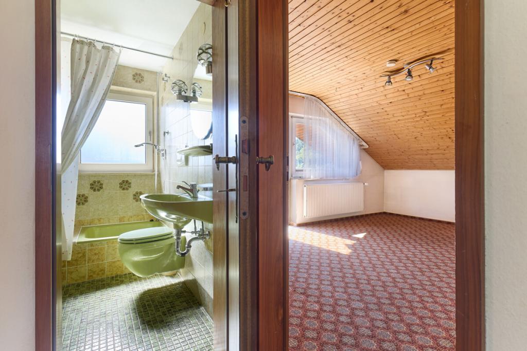 Kinderzimmer & 2. Badezimmer 