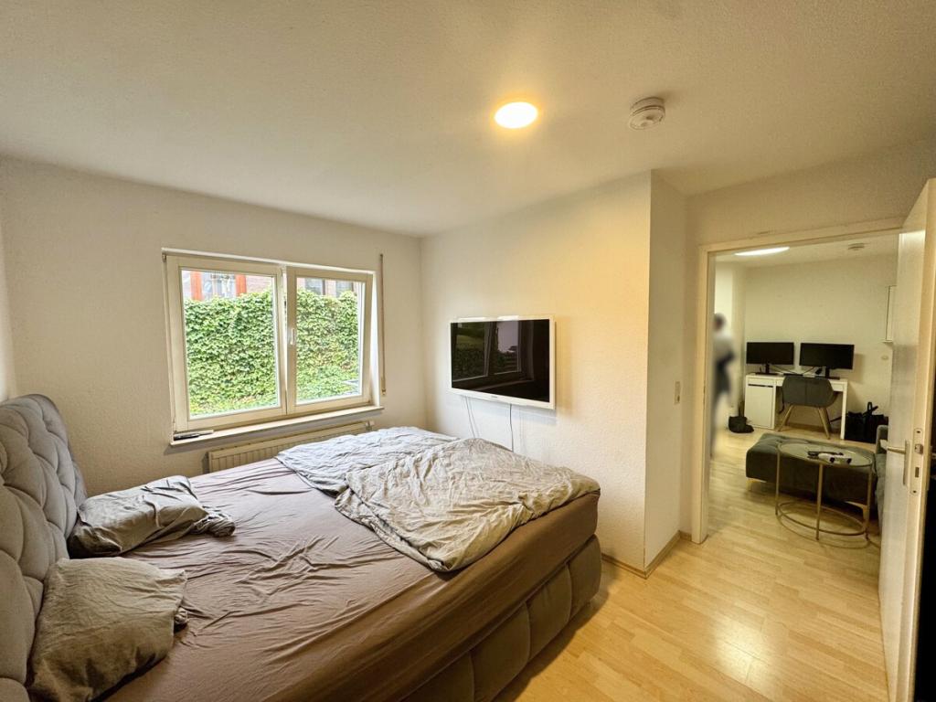 2-Zimmerwohnung mit Balkon, Einbauküche und 2 Stellplätzen - Photo 3