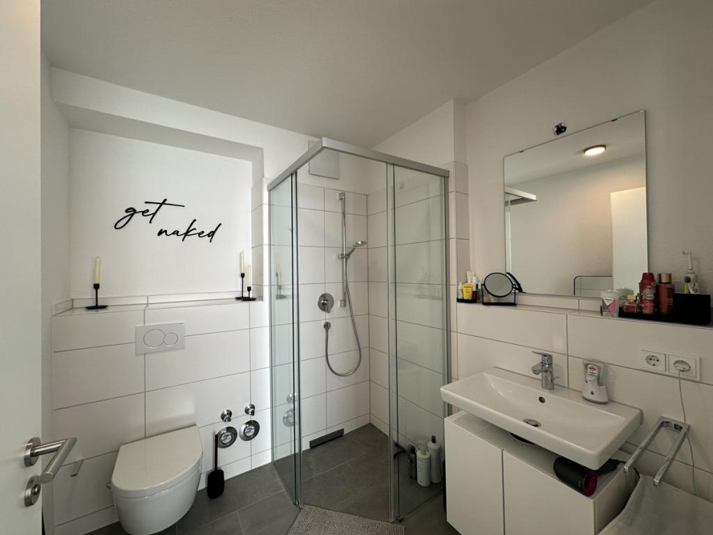 Attraktive und stilvolle Neubauwohnung zur Miete! - Photo 4