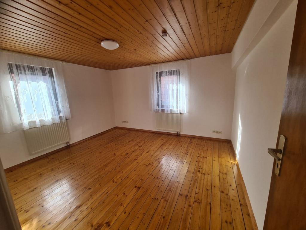 Viel Platz für die Familie – Doppelhaushälfte mit Gartenanteil in Nebringen - Foto 5