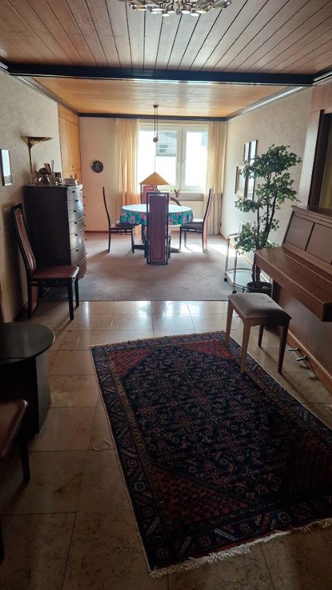 10. Esszimmer mit Eingangsflur.jpg