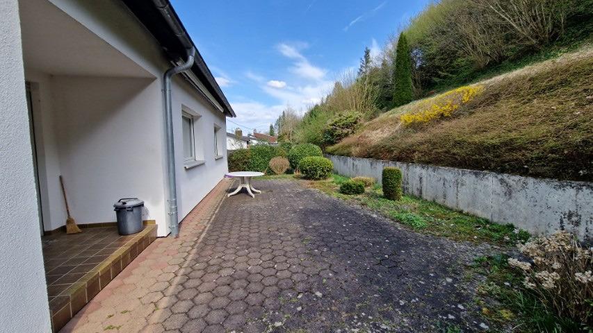 14. Terasse mit Garten.jpg