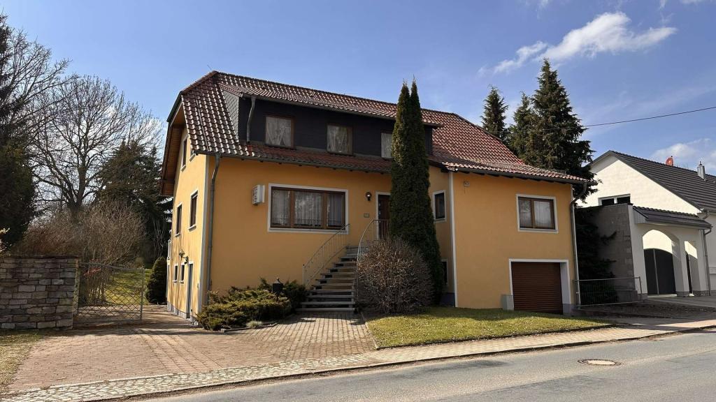 Haus straßenseitig