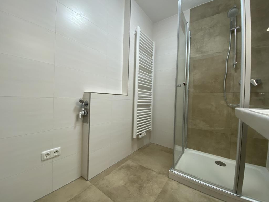 Dusche und WM-Anschluss