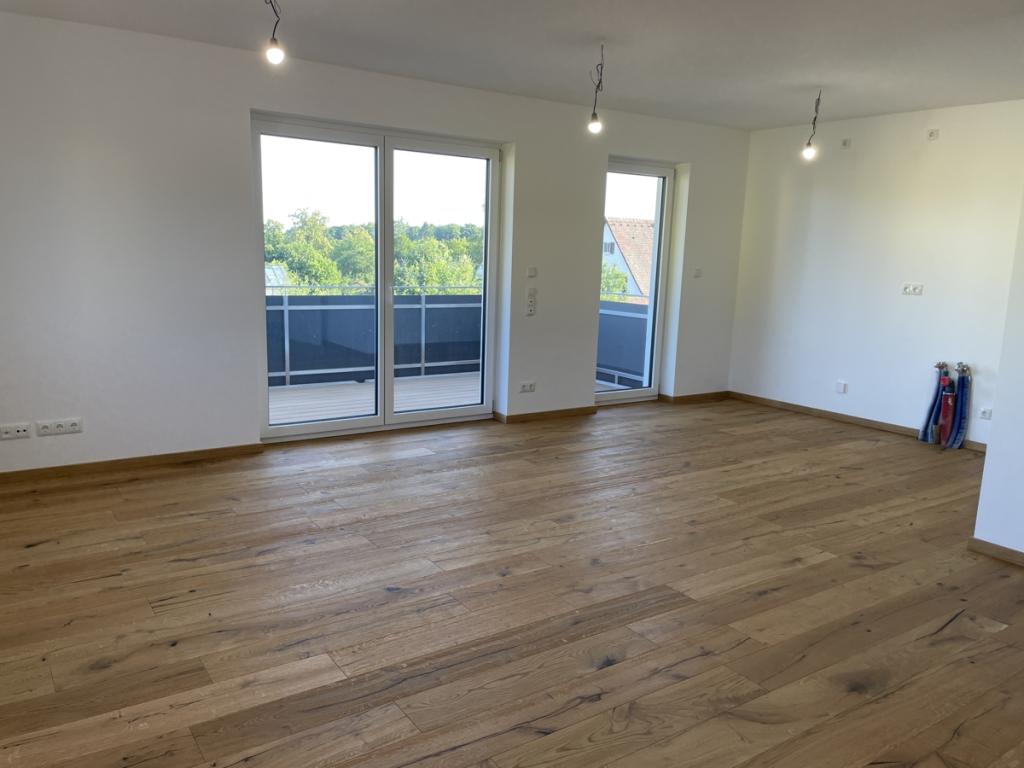 Blick zum Balkon von Wohnbereich aus