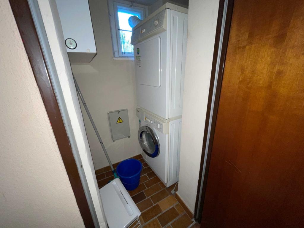 Waschmaschinen und Trockner Raum im EG