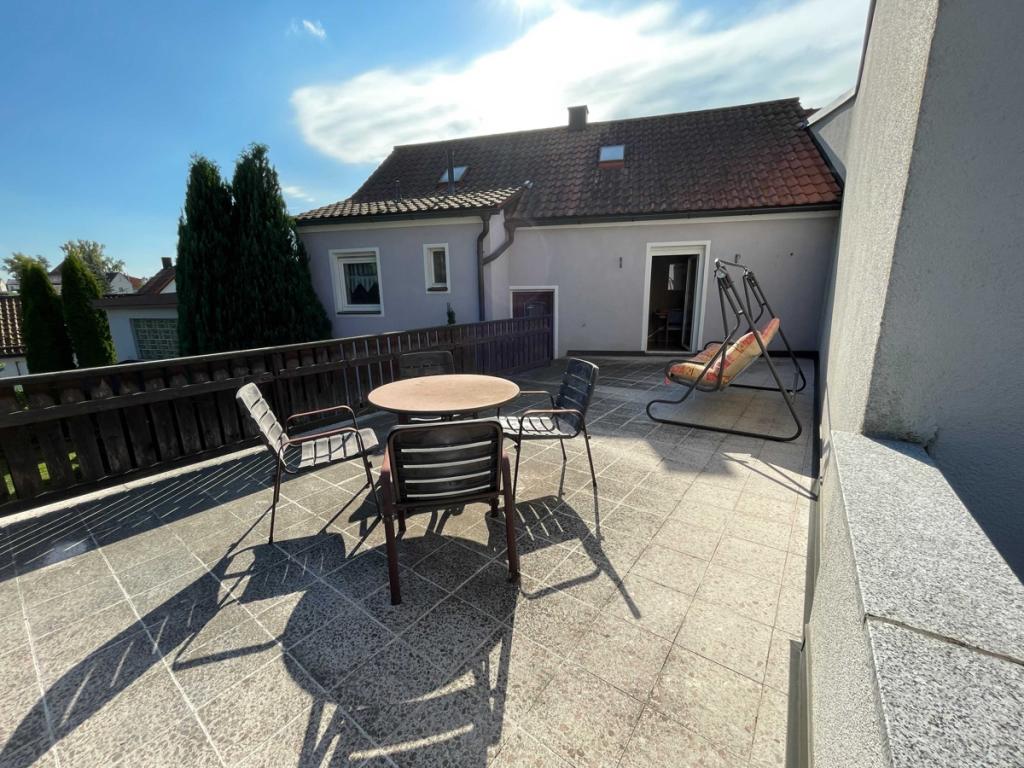 Blick zum Haus von der Dachterrasse aus