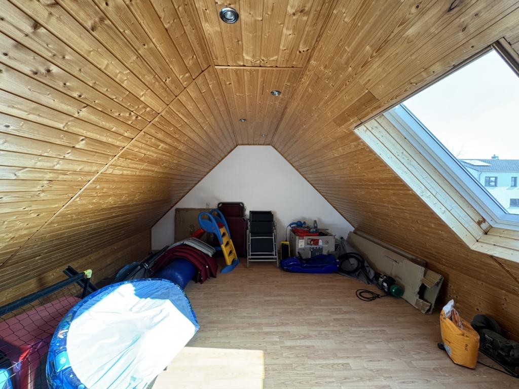 Raum über der Garage