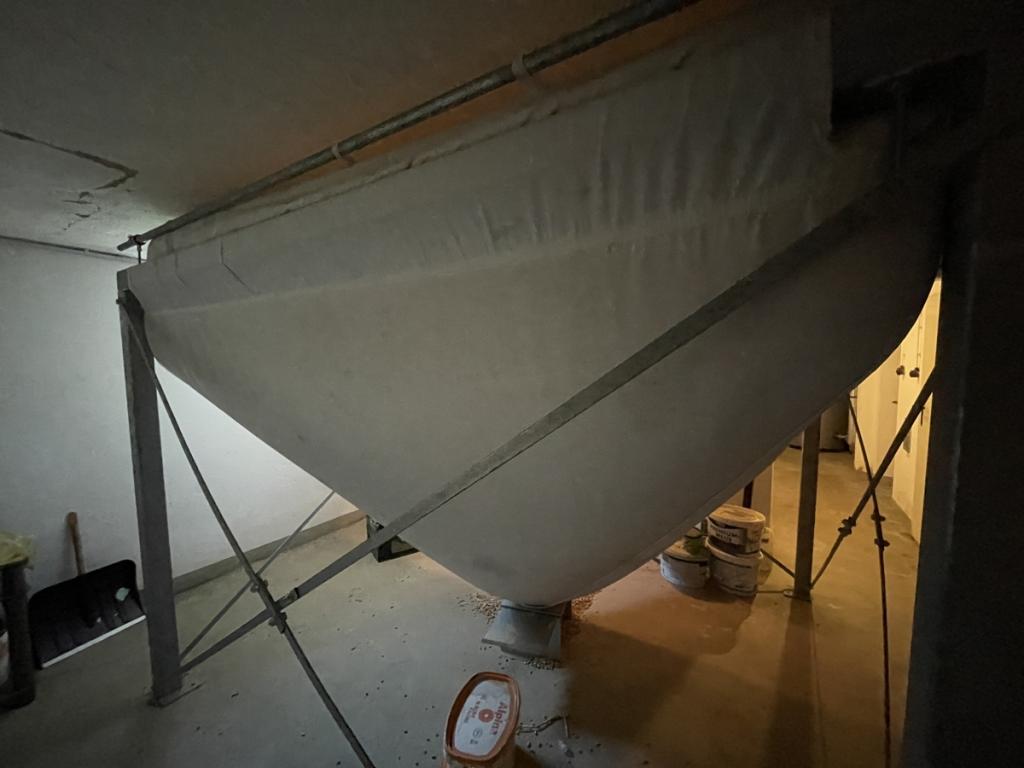 Sack für Pellets im Keller