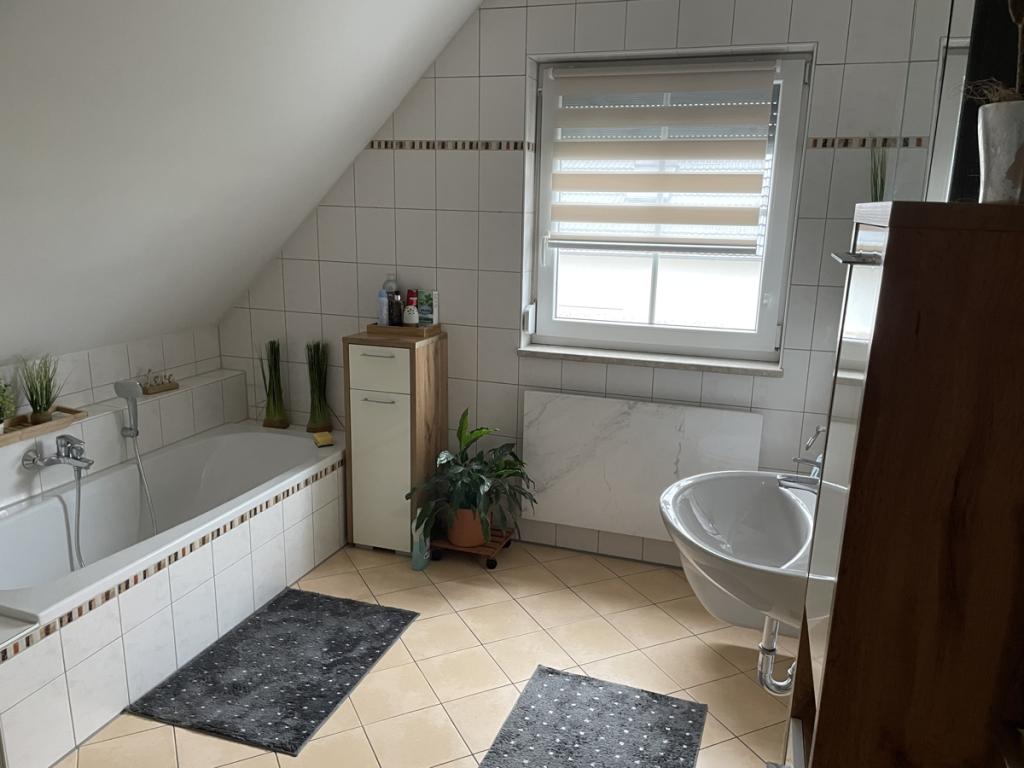 Bad mit Wanne